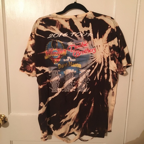 JOURNEY & DOOBIE BROS 2016 TOUR TSHIRT - Picture 2 of 2